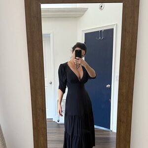 Chic Black Long Sleeve Maxi Dress